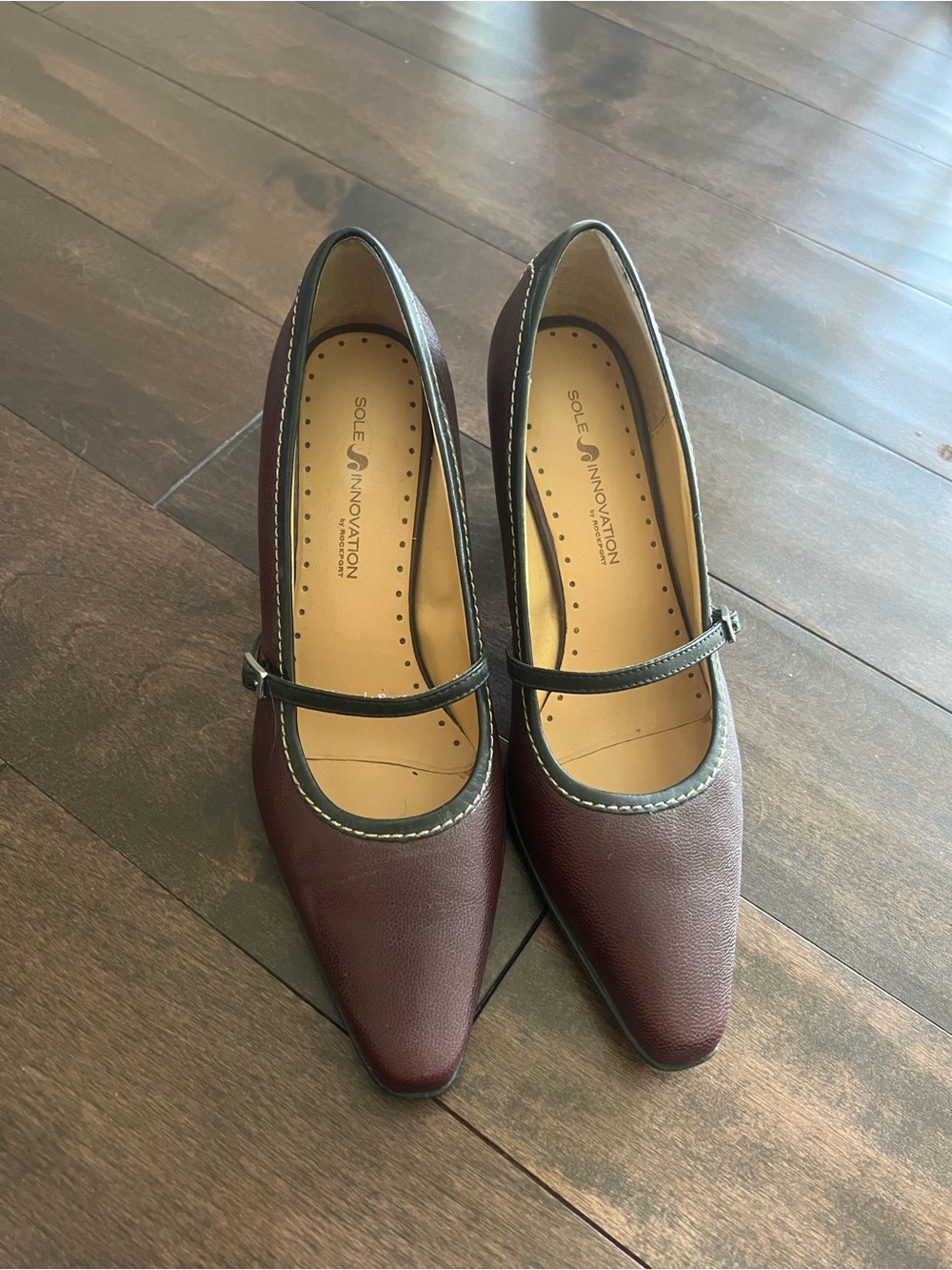 Women's Burgundy Mary Jane Pumps